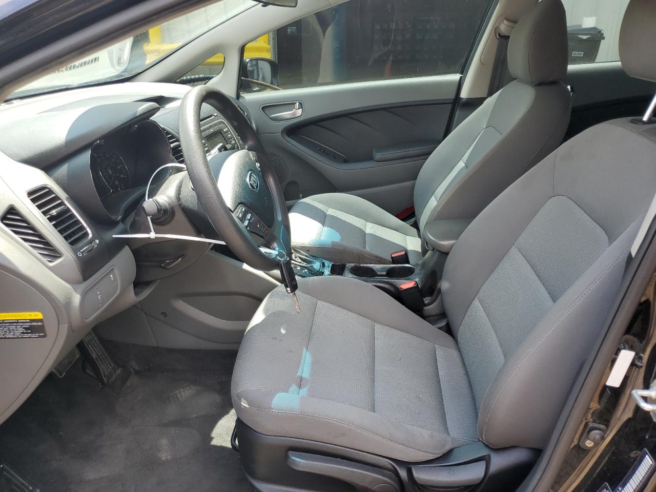 3KPFK4A71JE214074 2018 Kia Forte Lx