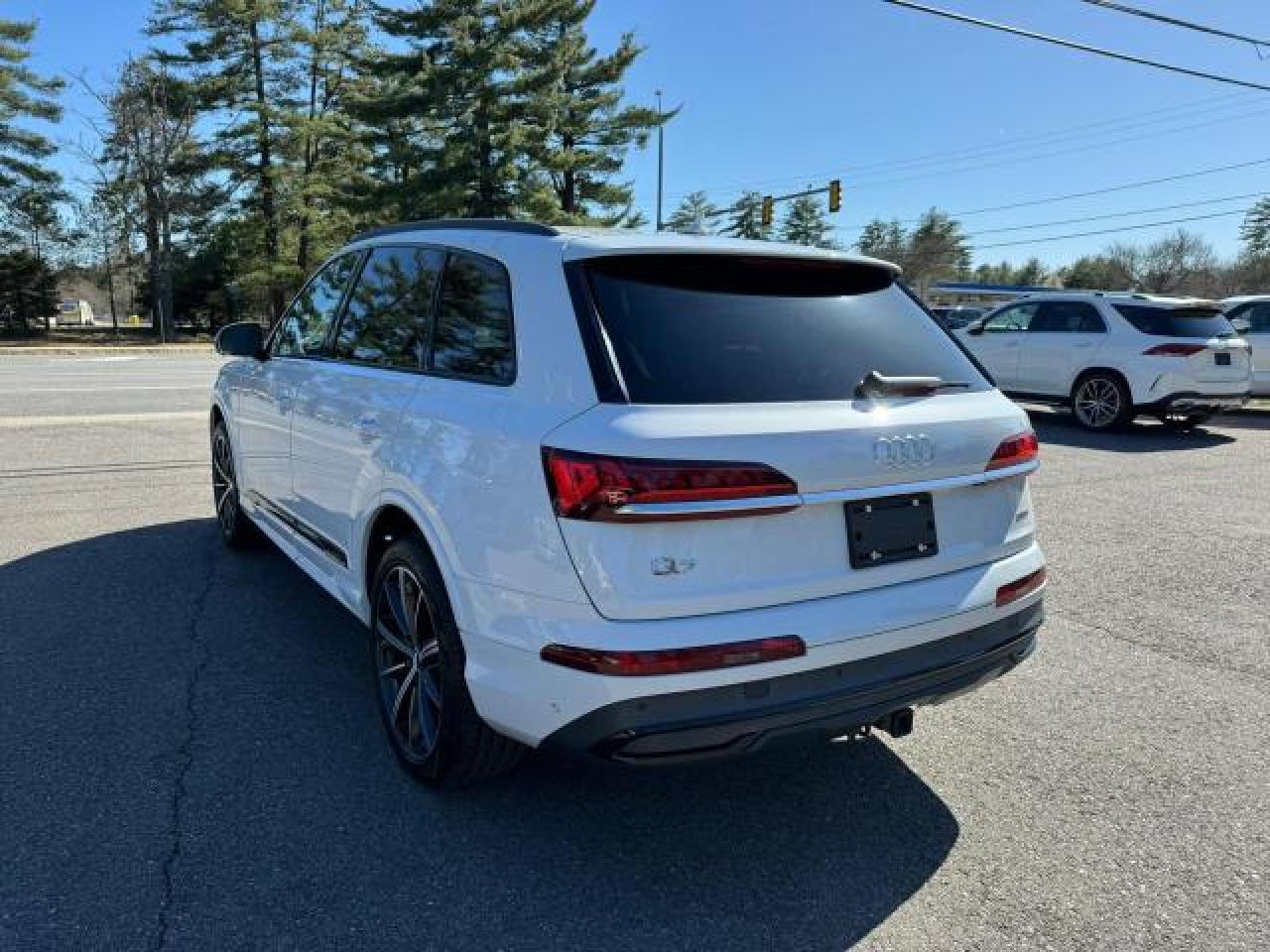 2020 Audi Q7 Premium Plus vin: WA1LXAF78LD000368