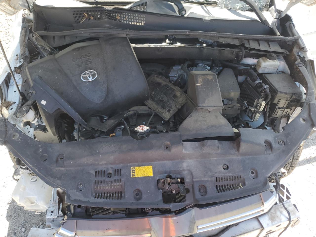 5TDDZRFH6JS820364 2018 Toyota Highlander Limited