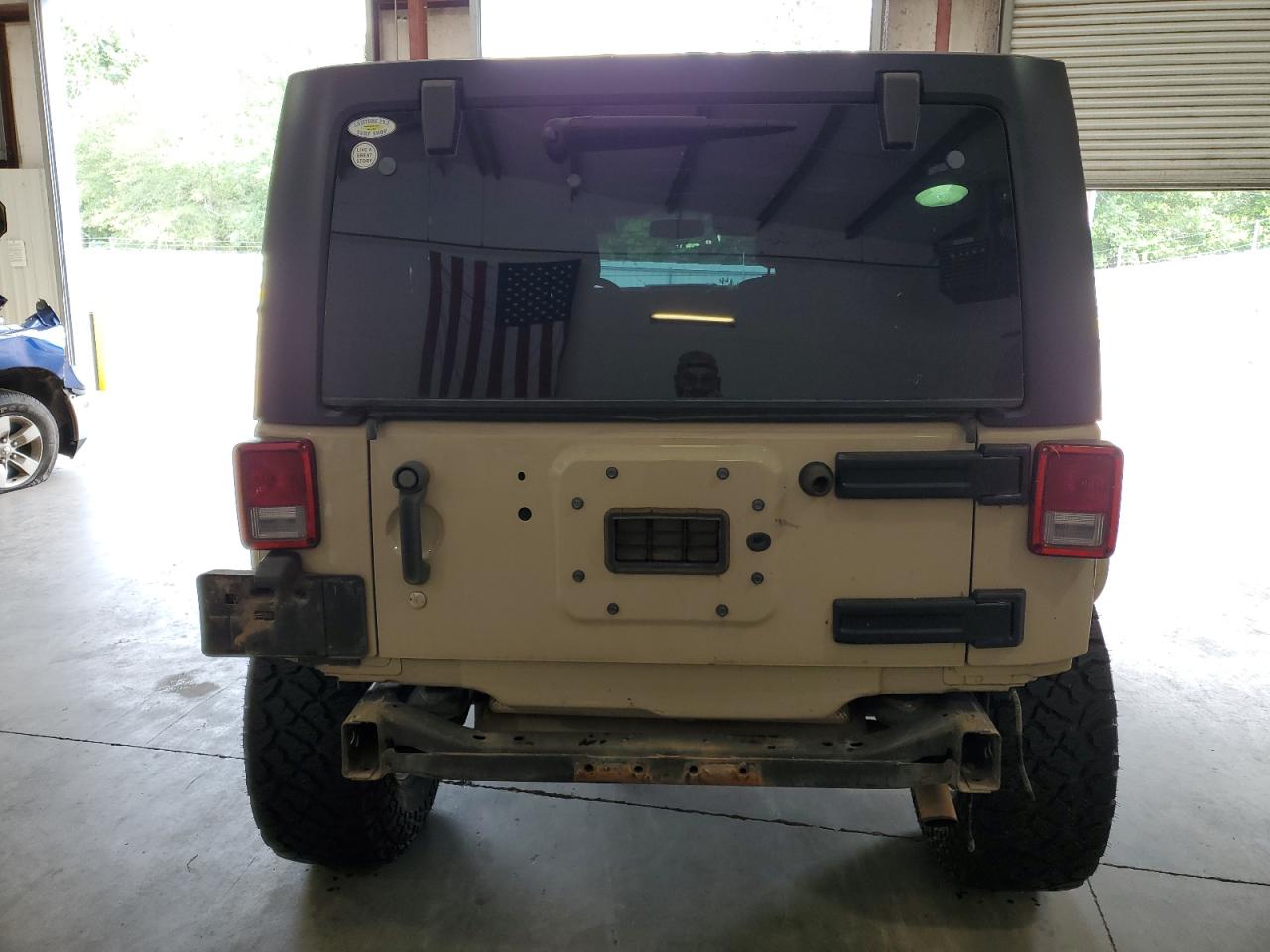 1C4BJWEG2GL317415 2016 Jeep Wrangler Unlimited Sahara