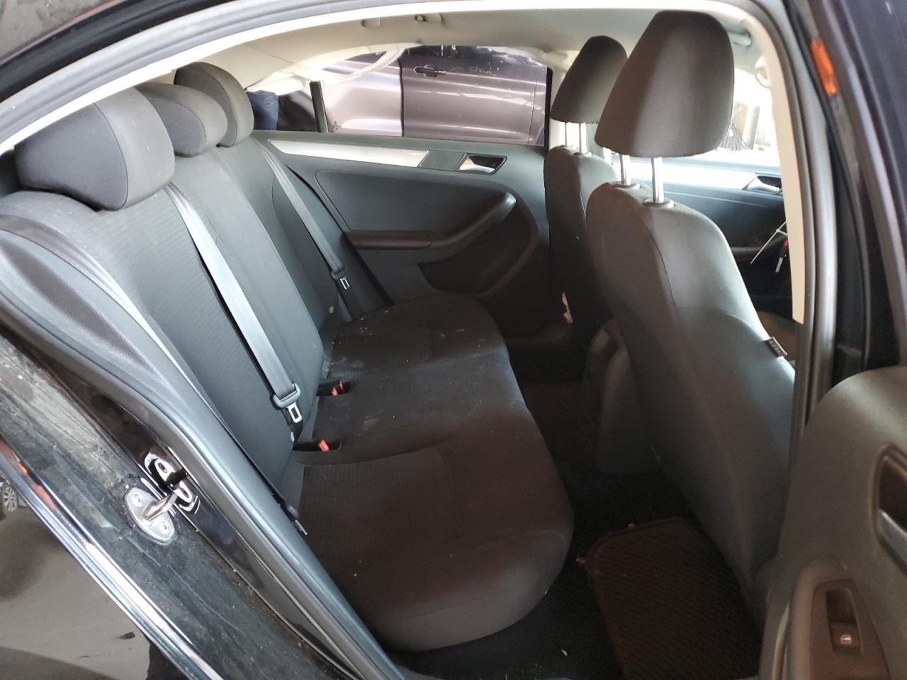 3VWD67AJ2GM368233 2016 Volkswagen Jetta Se