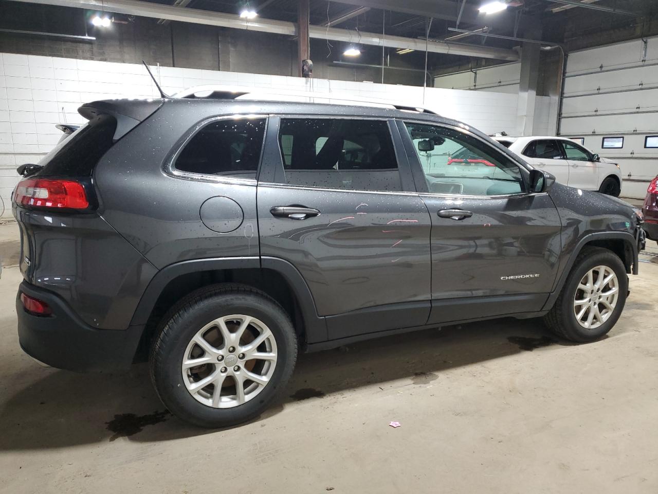 2015 Jeep Cherokee Latitude vin: 1C4PJMCS0FW571588