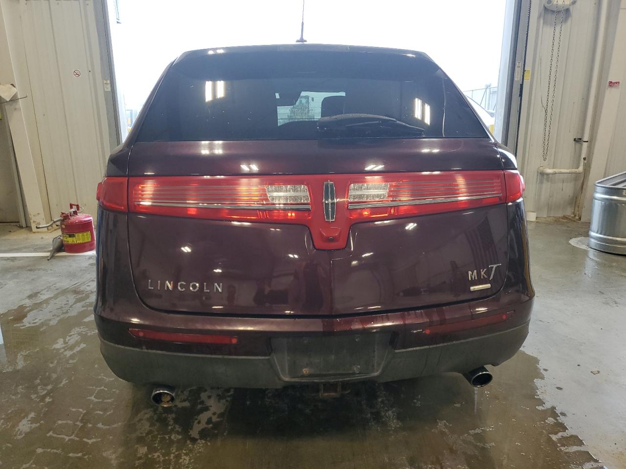 2LMHJ5AT2BBJ51042 2011 Lincoln Mkt