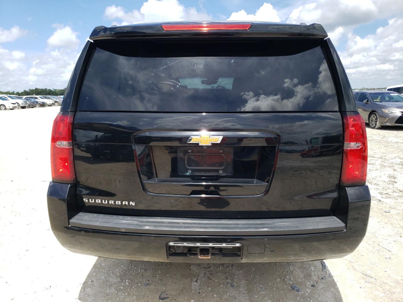 1GNSCJKC4FR290607 2015 Chevrolet Suburban C1500 Lt