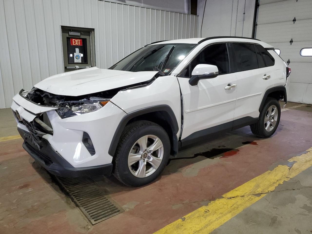 2T3P1RFV7MC242256 2021 Toyota Rav4 Xle