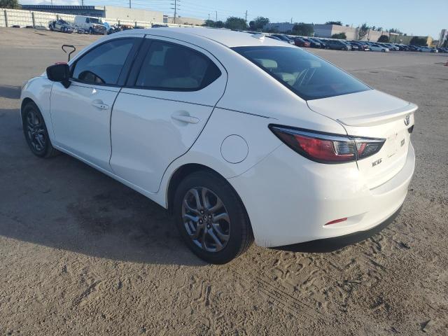 VIN 3MYDLBYV9KY504254 2019 Toyota Yaris, L no.2