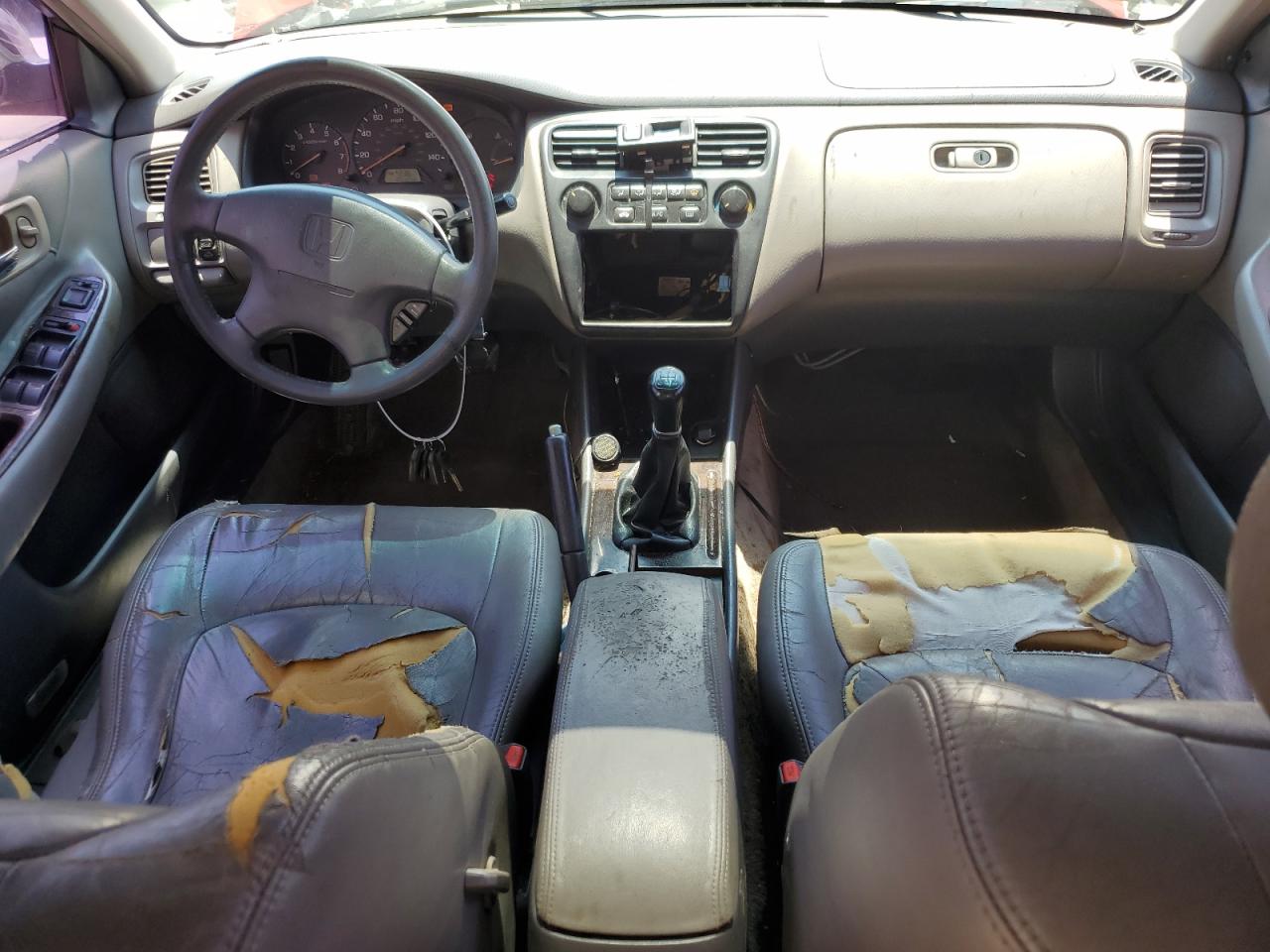 1HGCG5564YA133564 2000 Honda Accord Ex