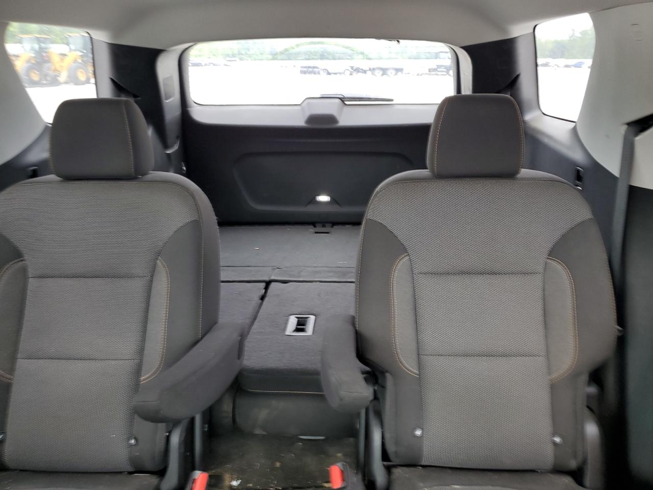 1GNEVGKW3KJ134037 2019 Chevrolet Traverse Lt