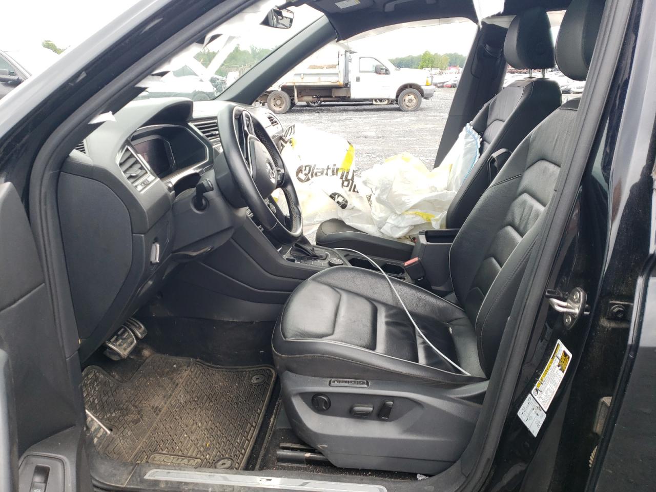 3VV4B7AX8KM096977 2019 Volkswagen Tiguan Sel Premium