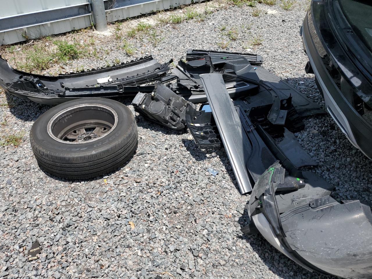 1V2DR2CA8KC518025 2019 Volkswagen Atlas Se