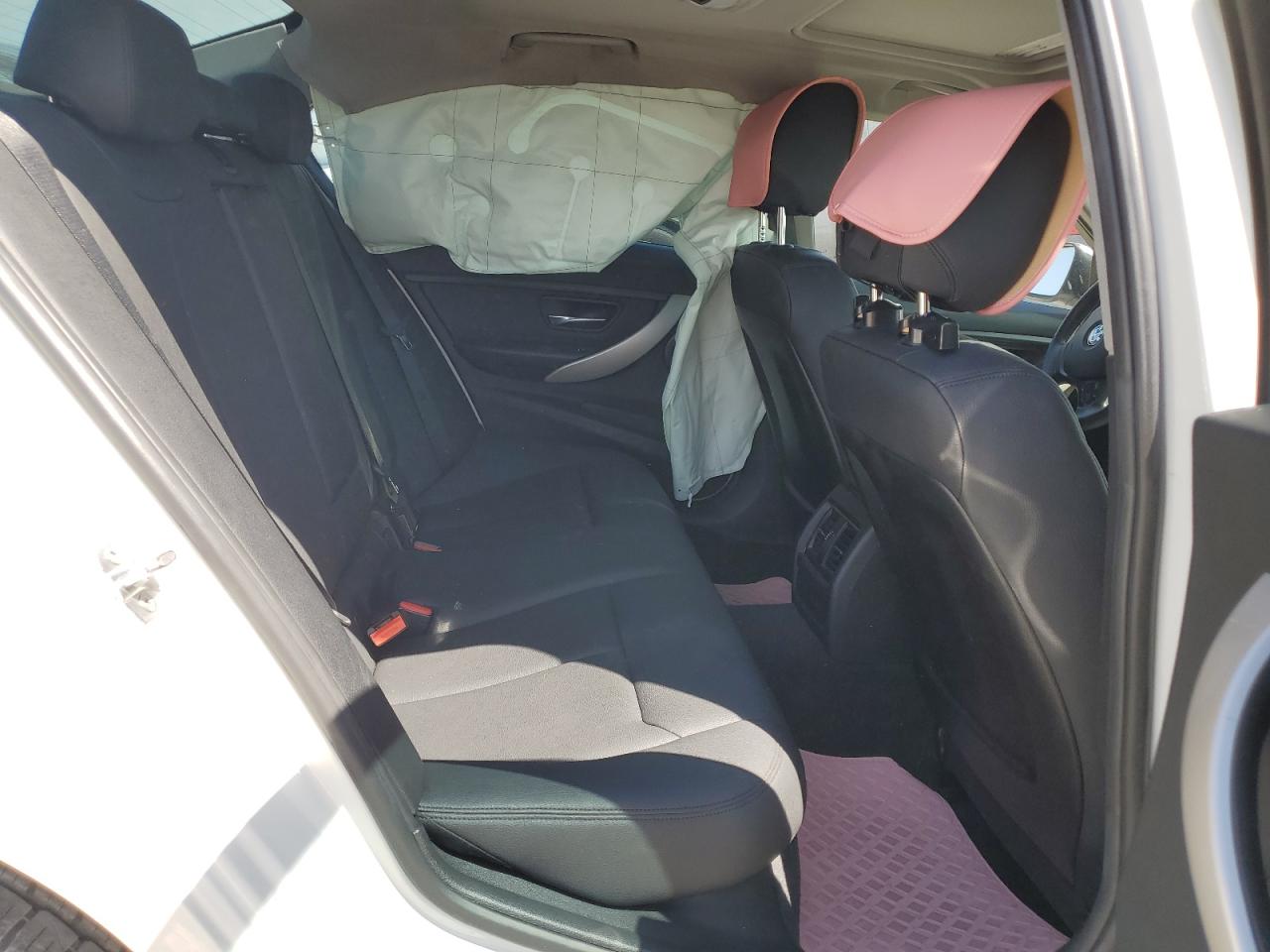 WBA8E5G3XHNU43480 2017 BMW 320 Xi