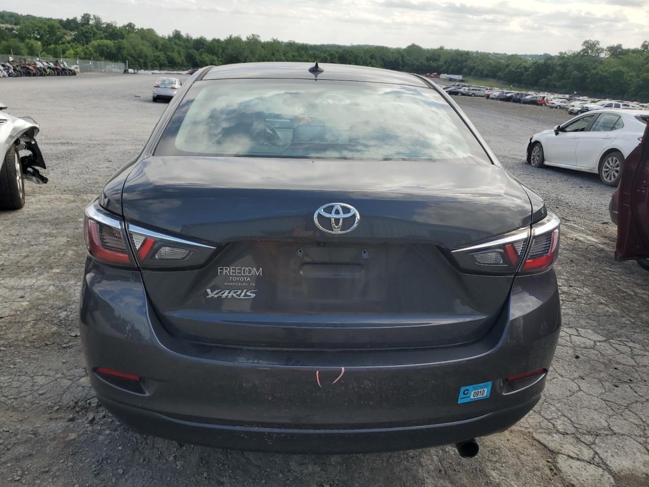 3MYDLBYV4KY500466 2019 Toyota Yaris L