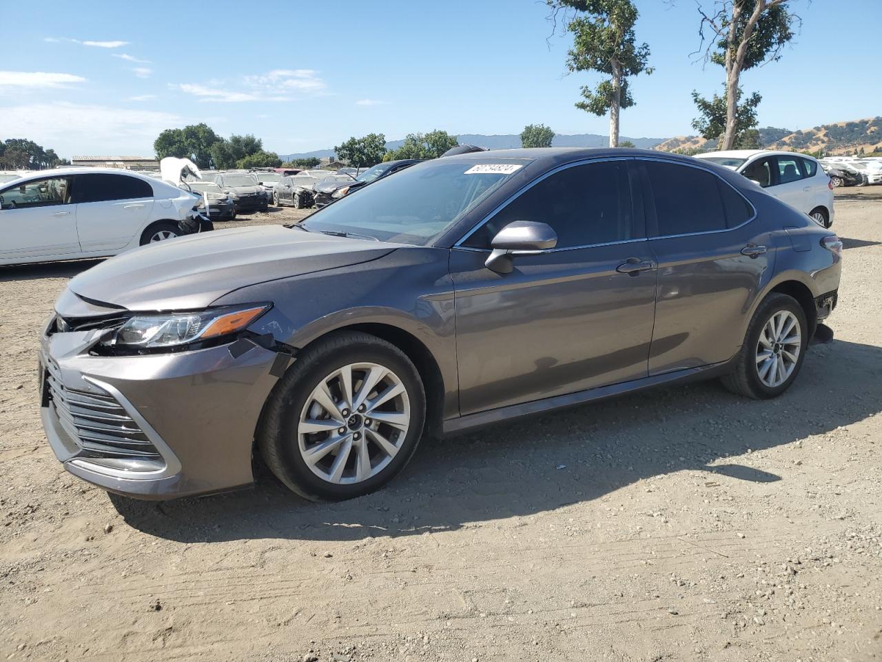 2022 Toyota Camry Le vin: 4T1R11AK0NU680424