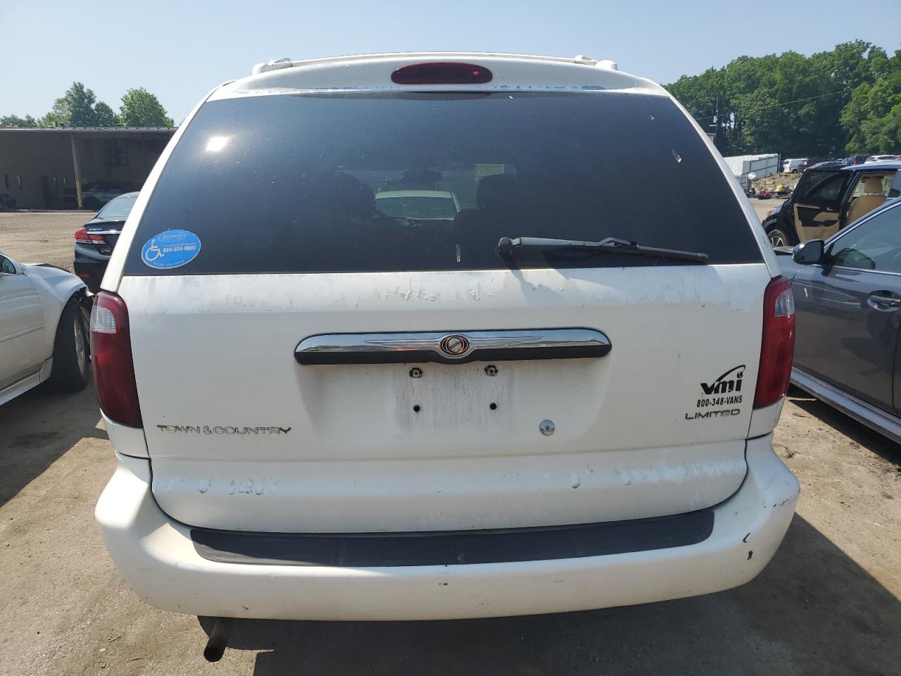 2C8GP64LX3R163698 2003 Chrysler Town & Country Limited