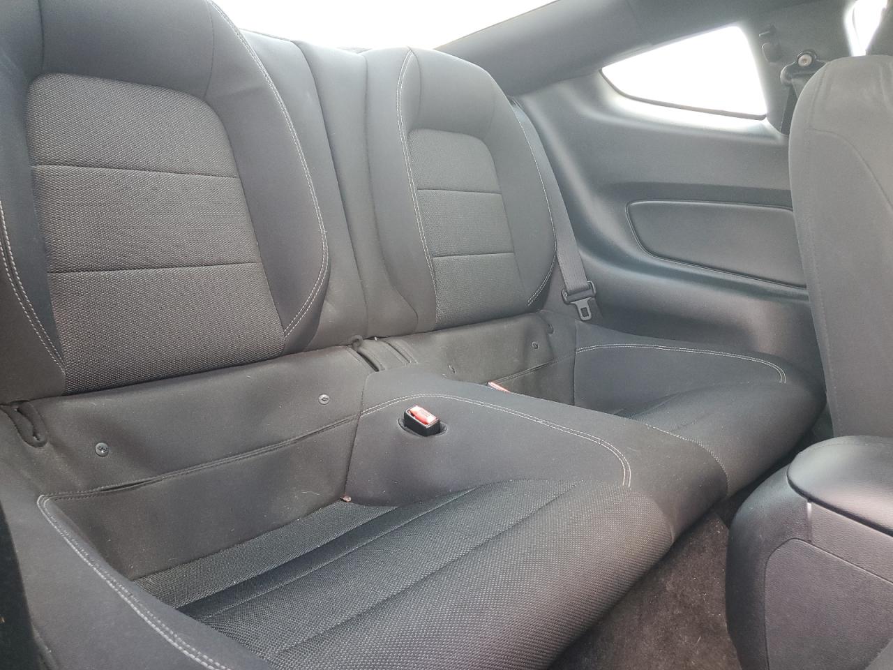 1FA6P8AM0G5278289 2016 Ford Mustang