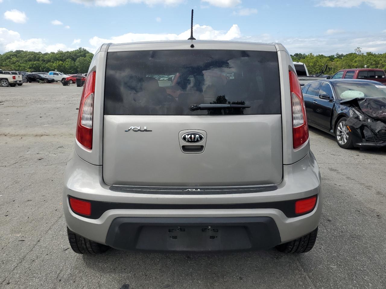 KNDJT2A68D7557472 2013 Kia Soul +