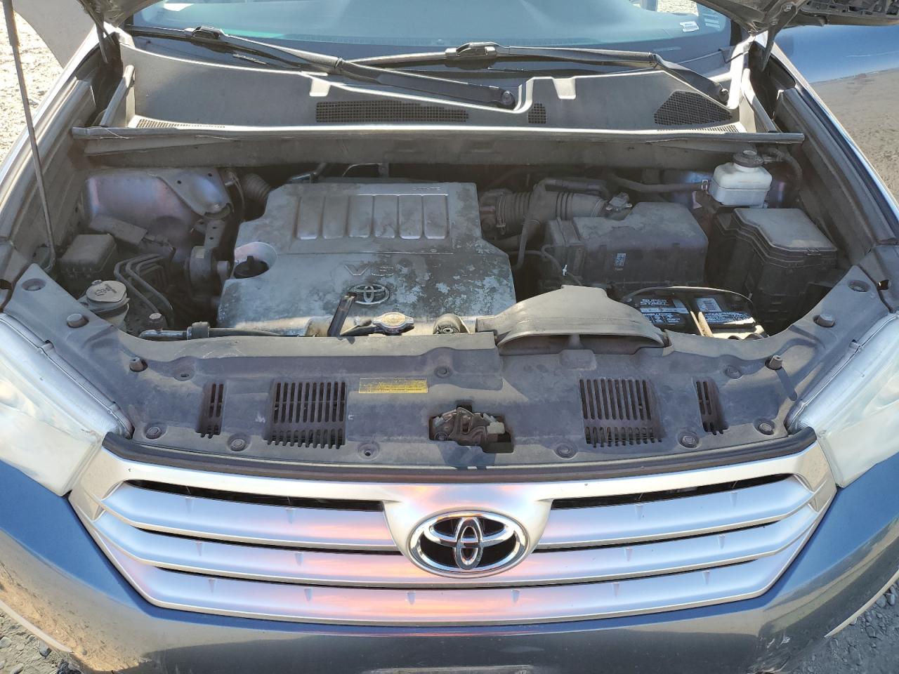 5TDBK3EH1BS078919 2011 Toyota Highlander Base