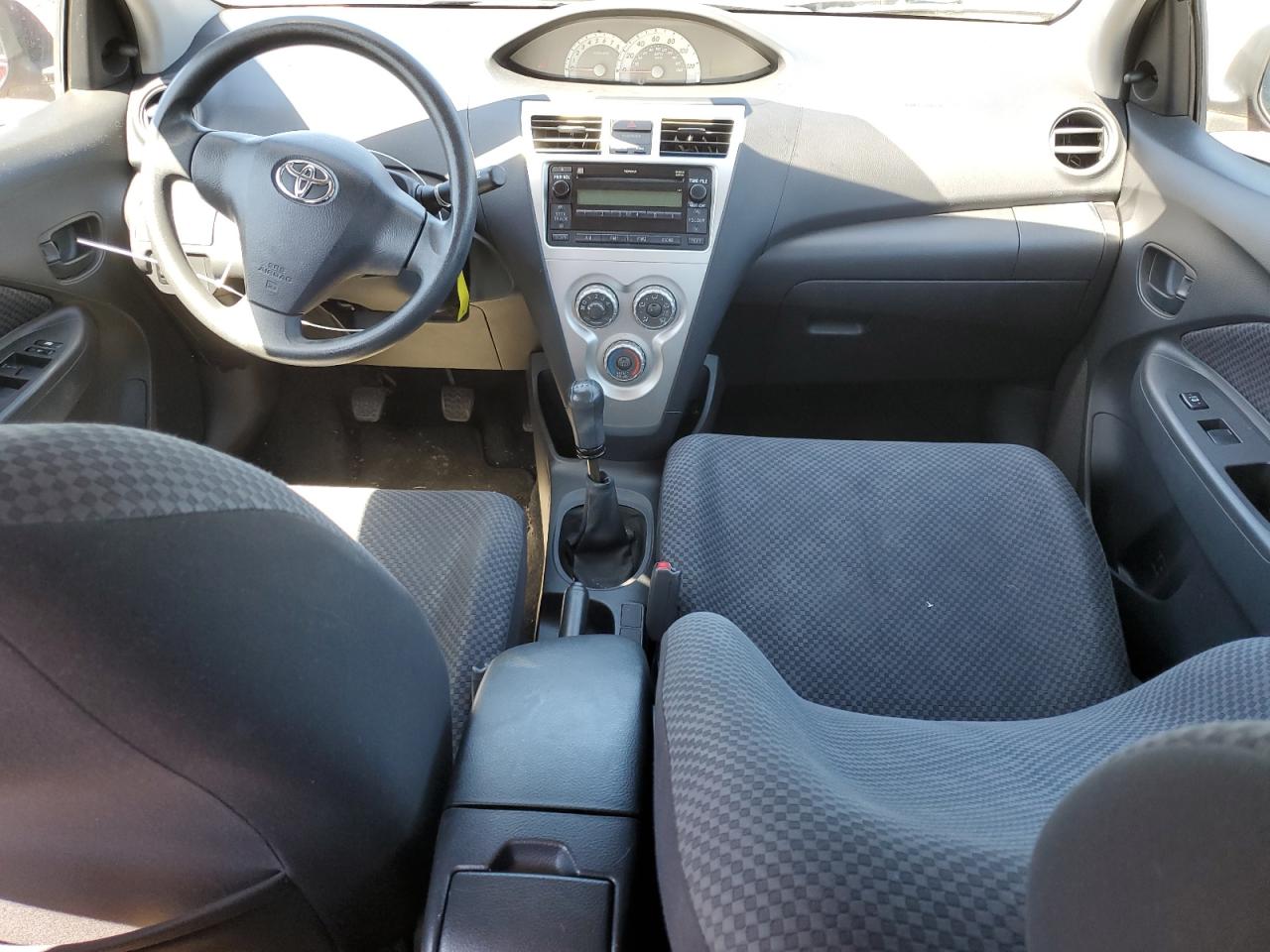 JTDBT903871180637 2007 Toyota Yaris