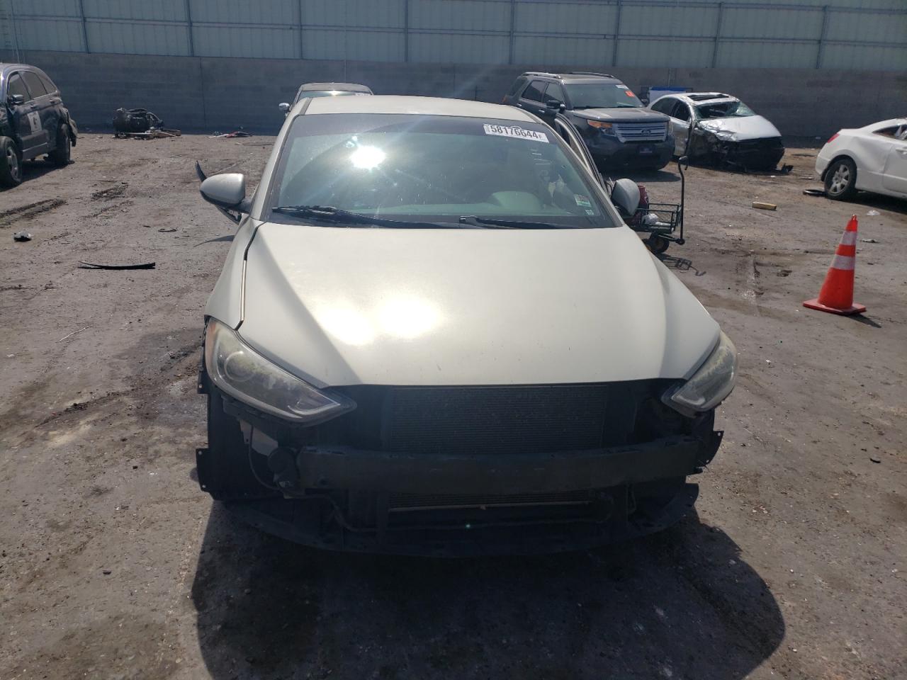 2018 Hyundai Elantra Sel vin: KMHD84LF7JU590656