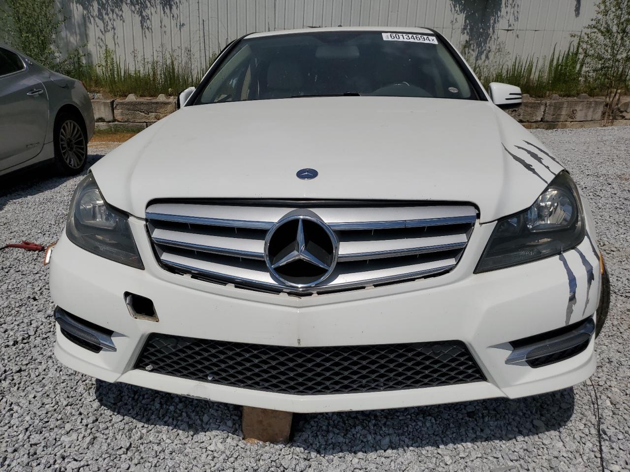 2013 Mercedes-Benz C 250 vin: WDDGF4HB5DA854143