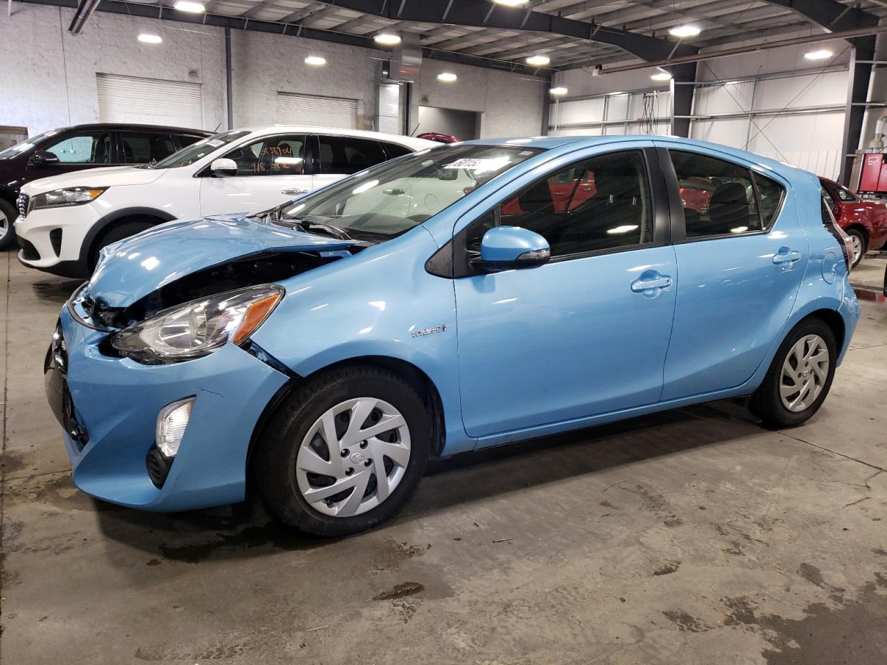 2015 Toyota Prius C vin: JTDKDTB32F1097839