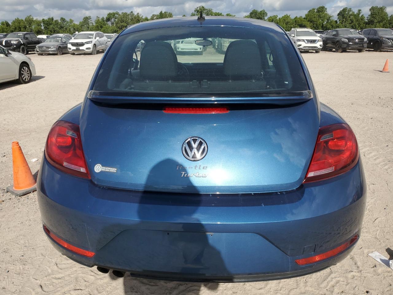 3VWFD7AT3KM714685 2019 Volkswagen Beetle S