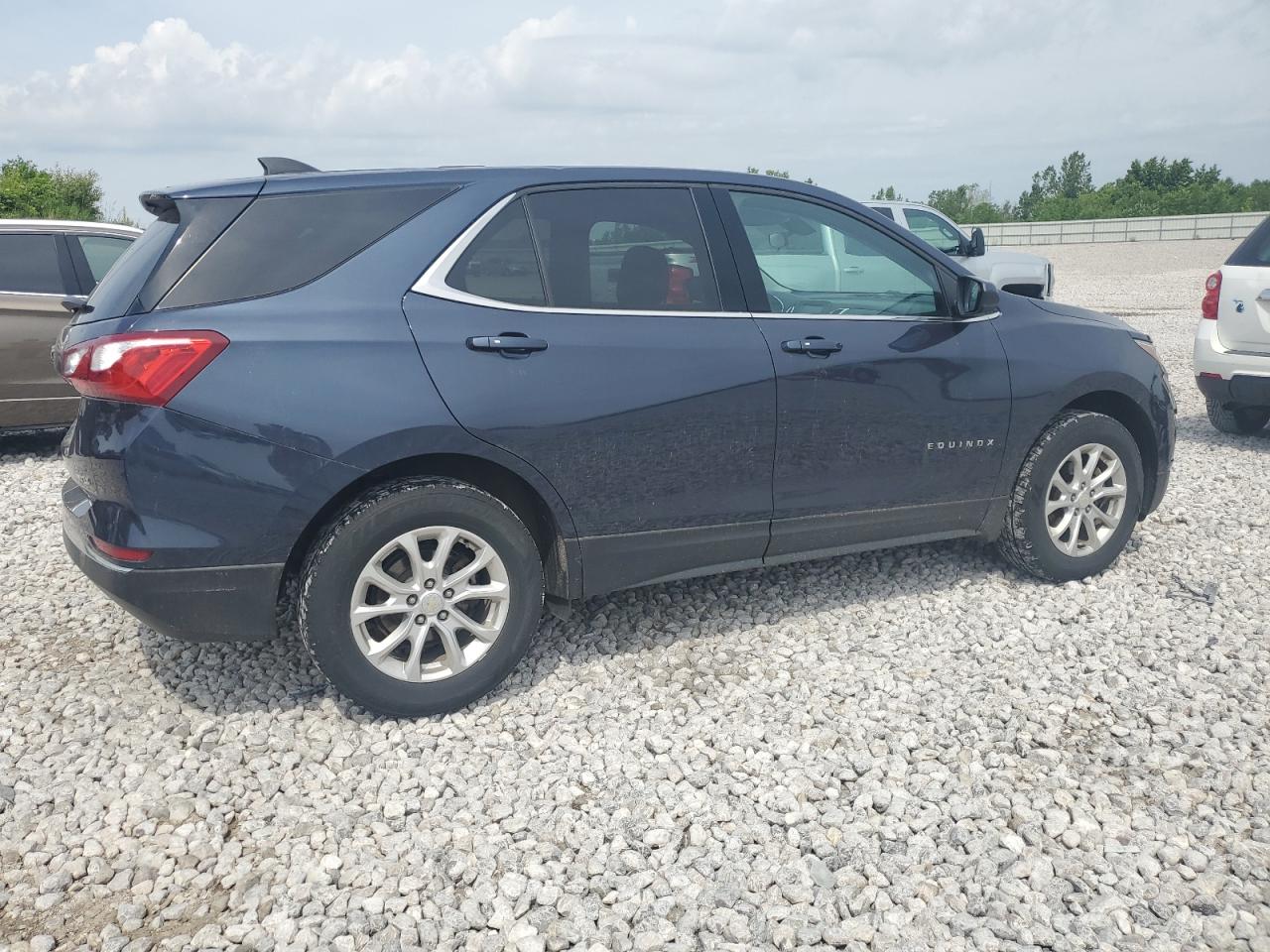 3GNAXSEV8JL117479 2018 Chevrolet Equinox Lt