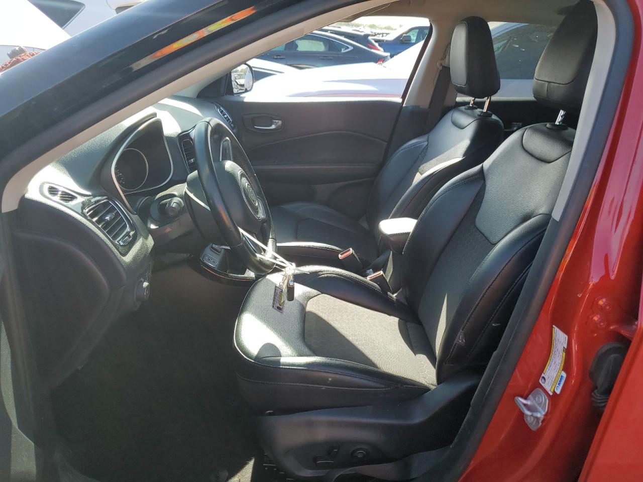 3C4NJCBB8KT749394 2019 Jeep Compass Latitude