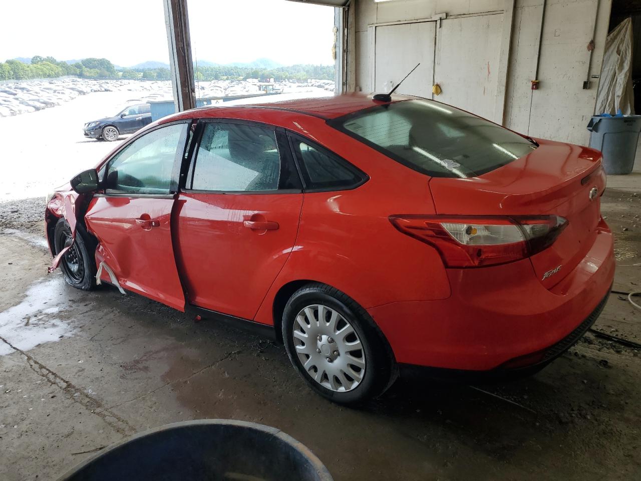 1FAHP3F21CL184589 2012 Ford Focus Se