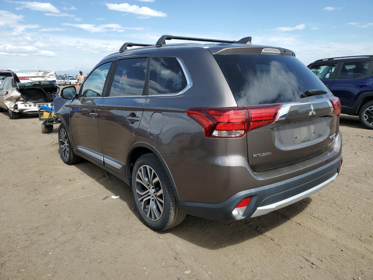 2017 Mitsubishi Outlander Se vin: JA4AZ3A37HZ040100