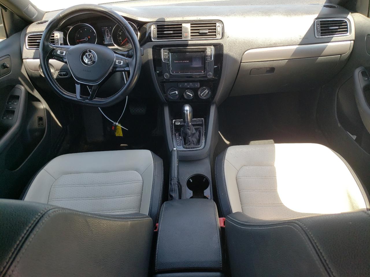 3VWD17AJ0GM418495 2016 Volkswagen Jetta Sport