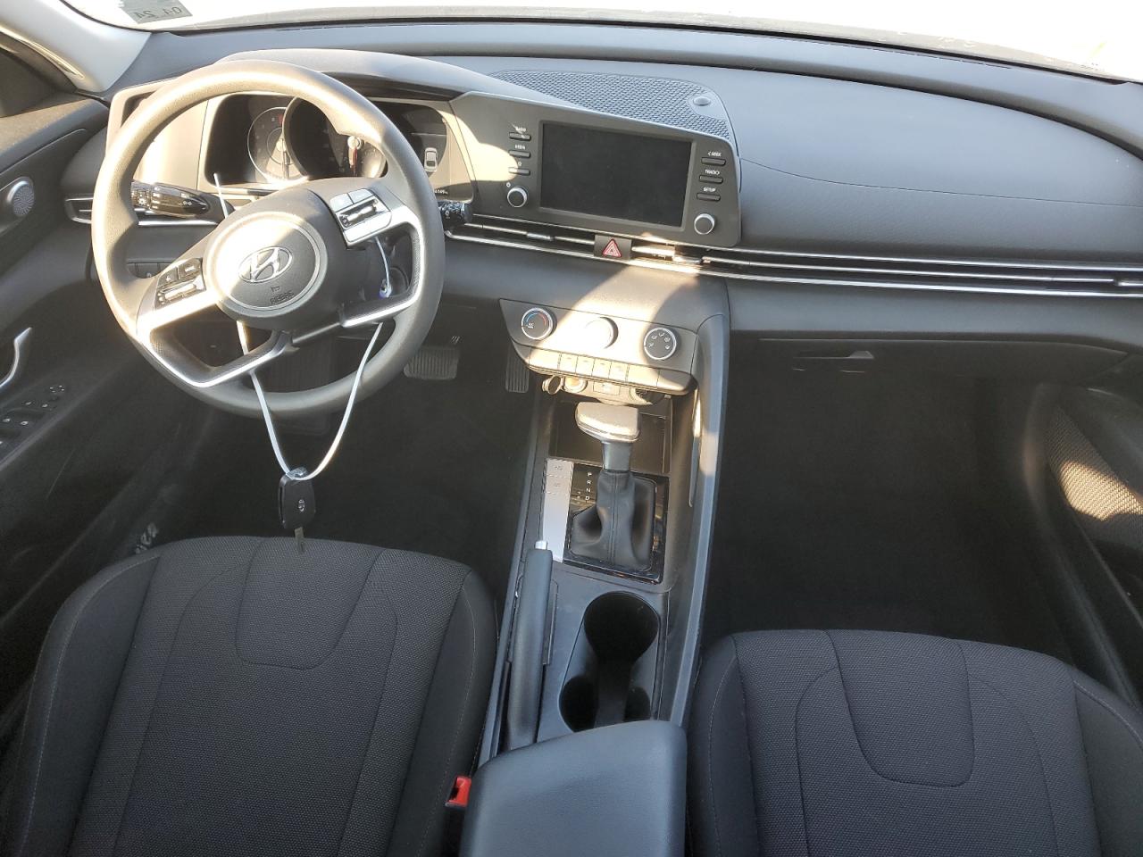 5NPLL4AG7NH078048 2022 Hyundai Elantra Se