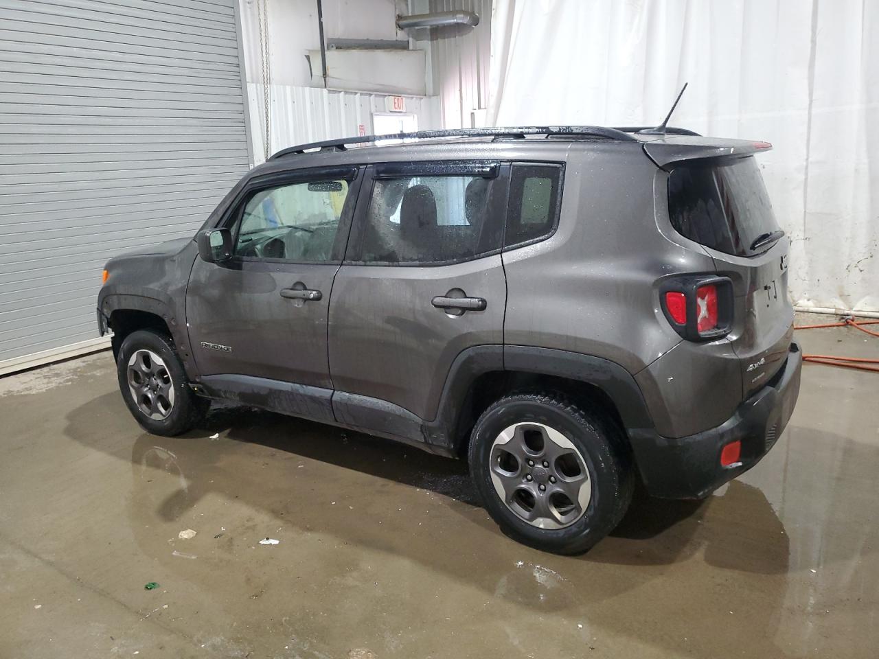 2016 Jeep Renegade Sport vin: ZACCJBAT4GPD85405