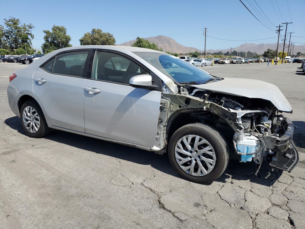 2018 Toyota Corolla L vin: 5YFBURHE5JP780361