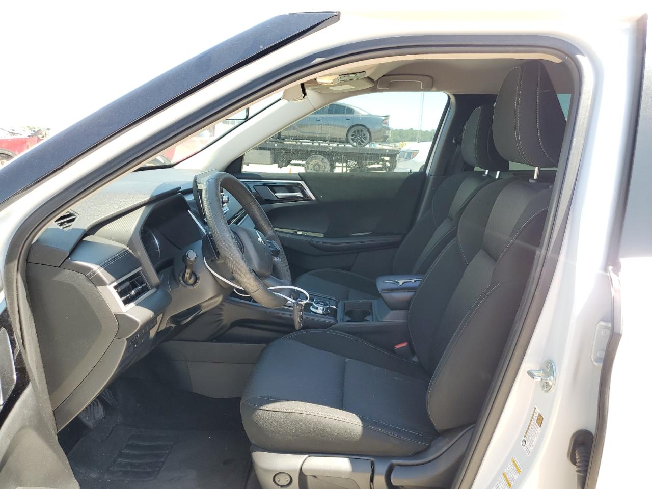 JA4J3TA81NZ065213 2022 Mitsubishi Outlander Es