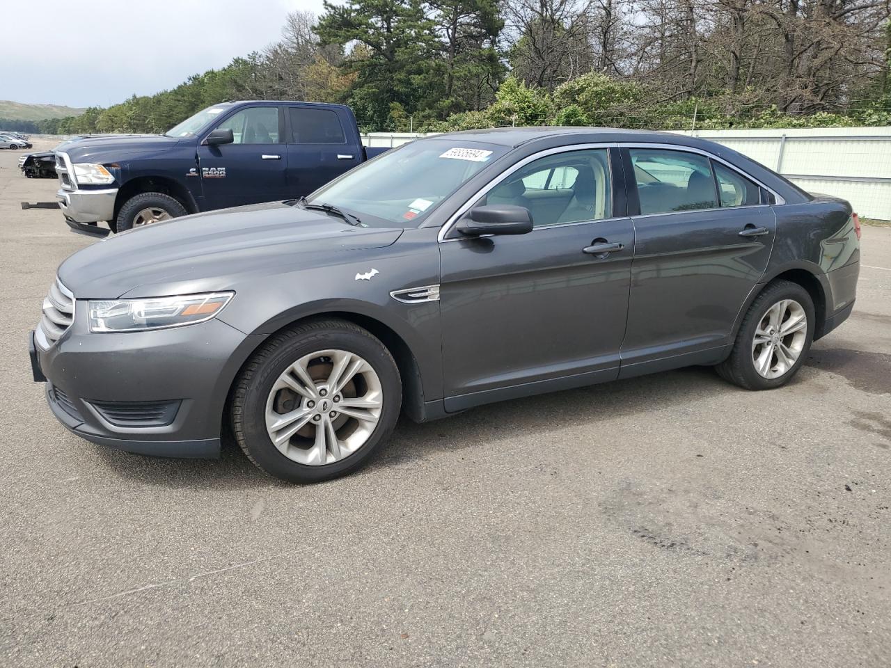 Lot #2923652771 2017 FORD TAURUS SE