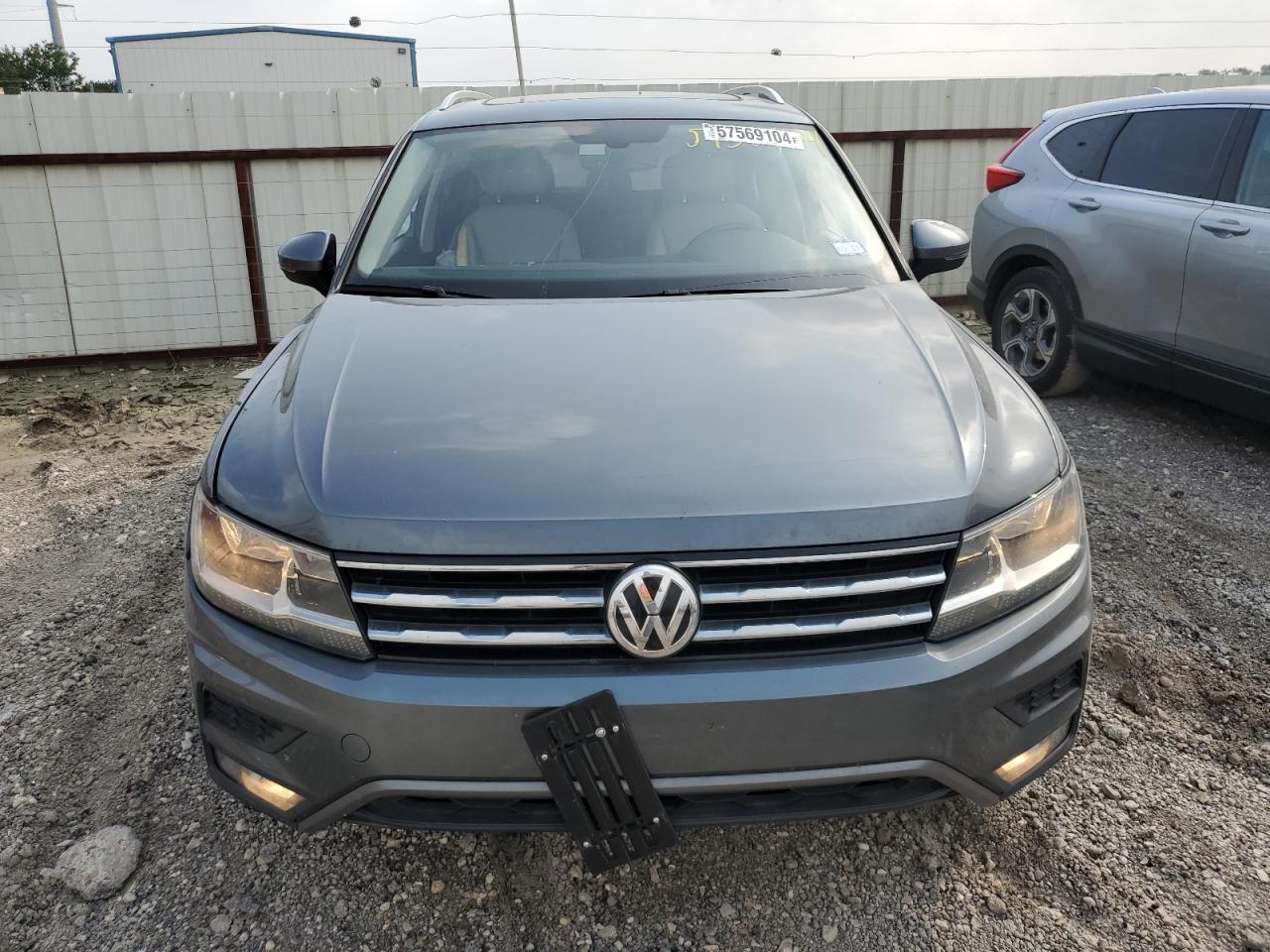 3VV3B7AX2JM090747 2018 Volkswagen Tiguan Se