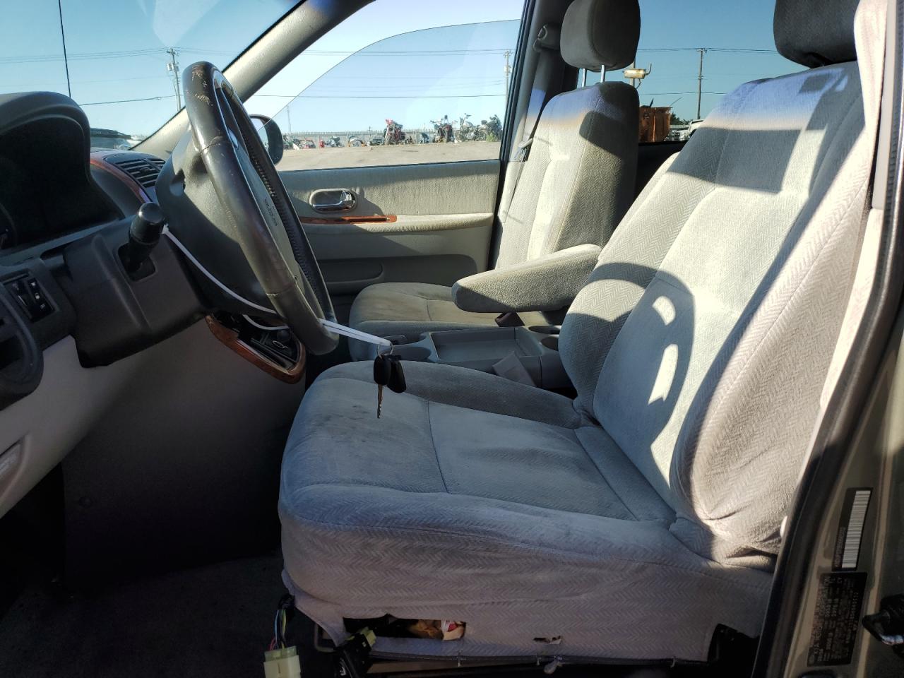 KNDUP131856665112 2005 Kia Sedona Ex