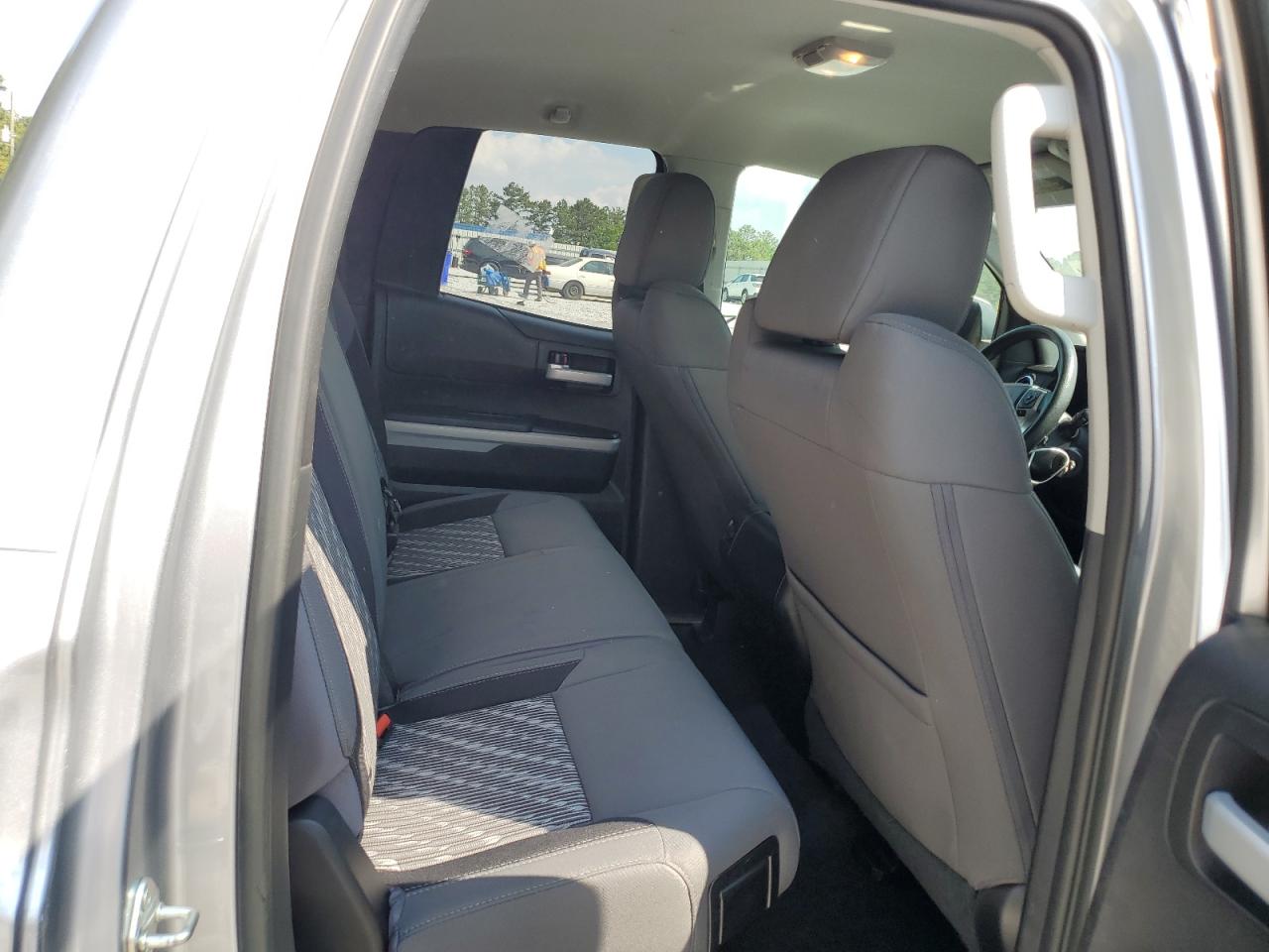 2019 Toyota Tundra Double Cab Sr/Sr5 vin: 5TFRM5F10KX140925