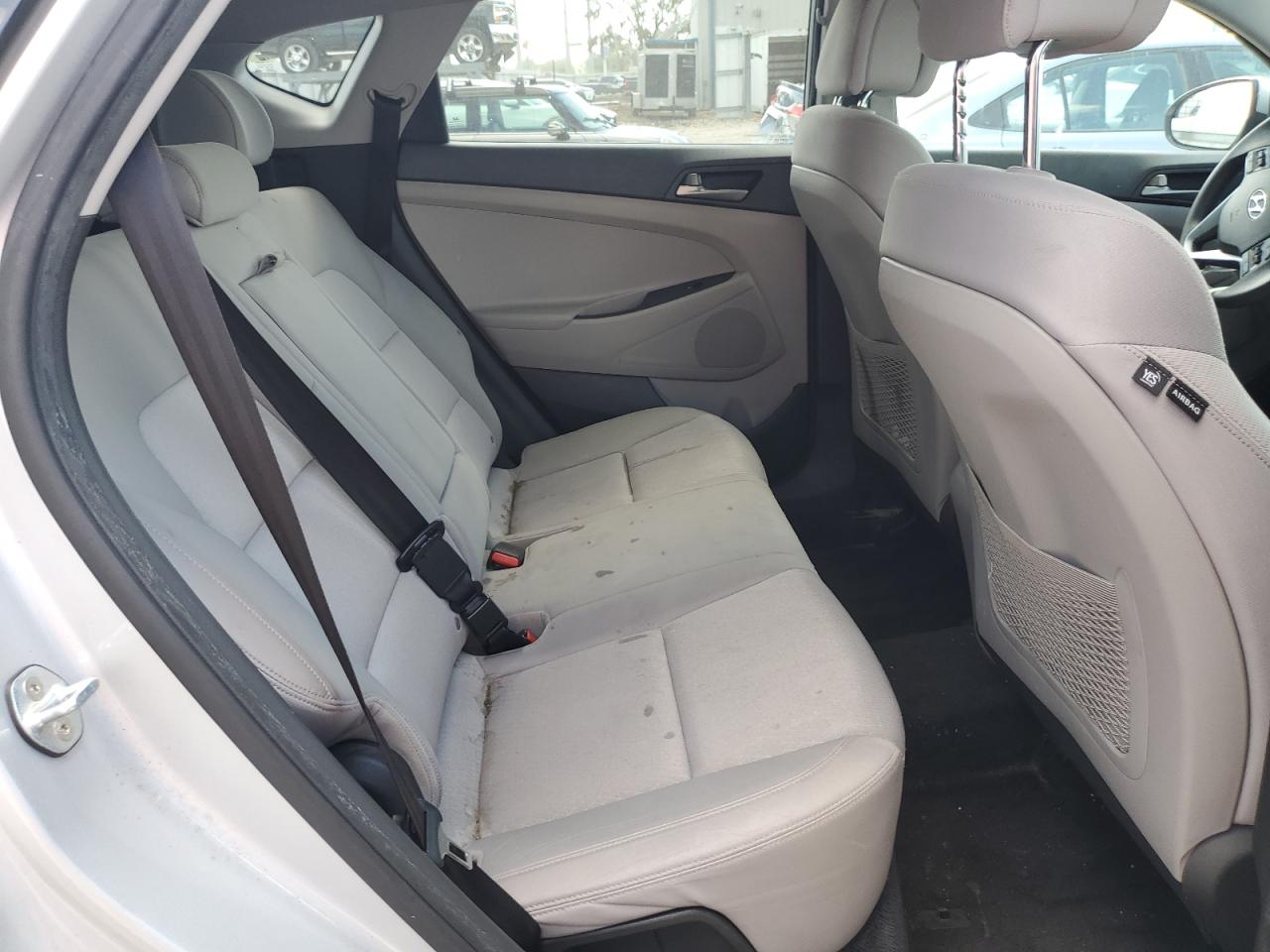 KM8J33A49JU748055 2018 Hyundai Tucson Sel