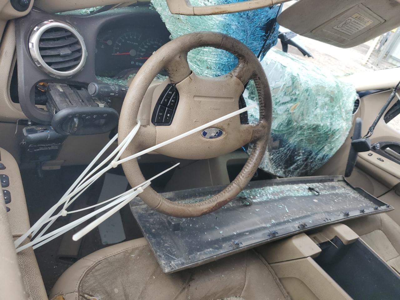 1FMFU18L14LB02829 2004 Ford Expedition Eddie Bauer