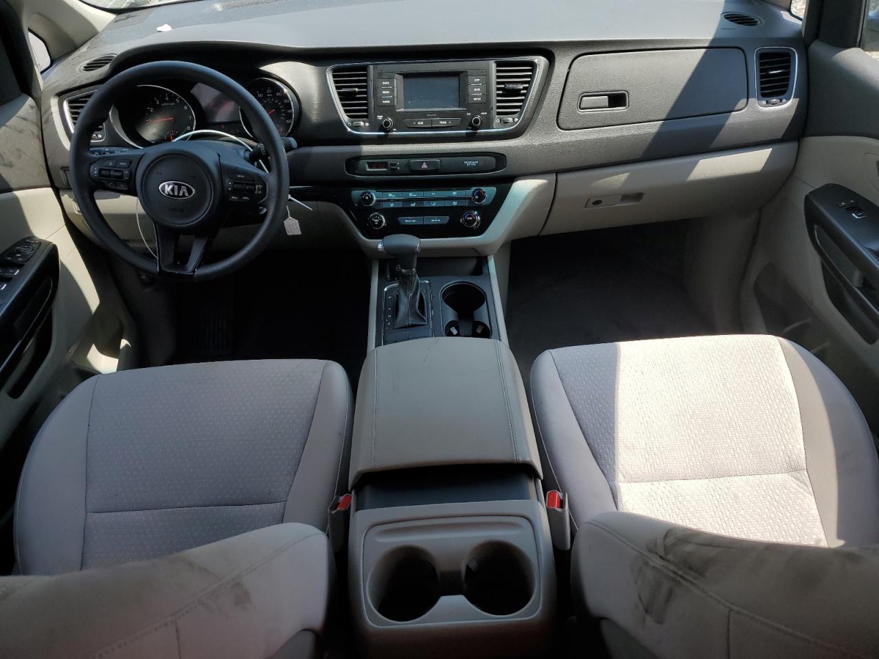 KNDMB5C18J6381284 2018 Kia Sedona Lx