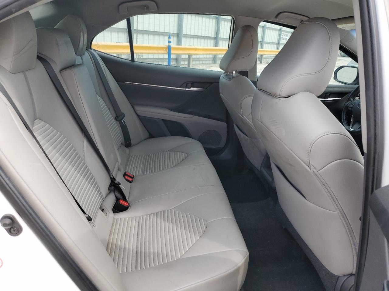 2019 Toyota Camry L vin: 4T1B11HKXKU720172