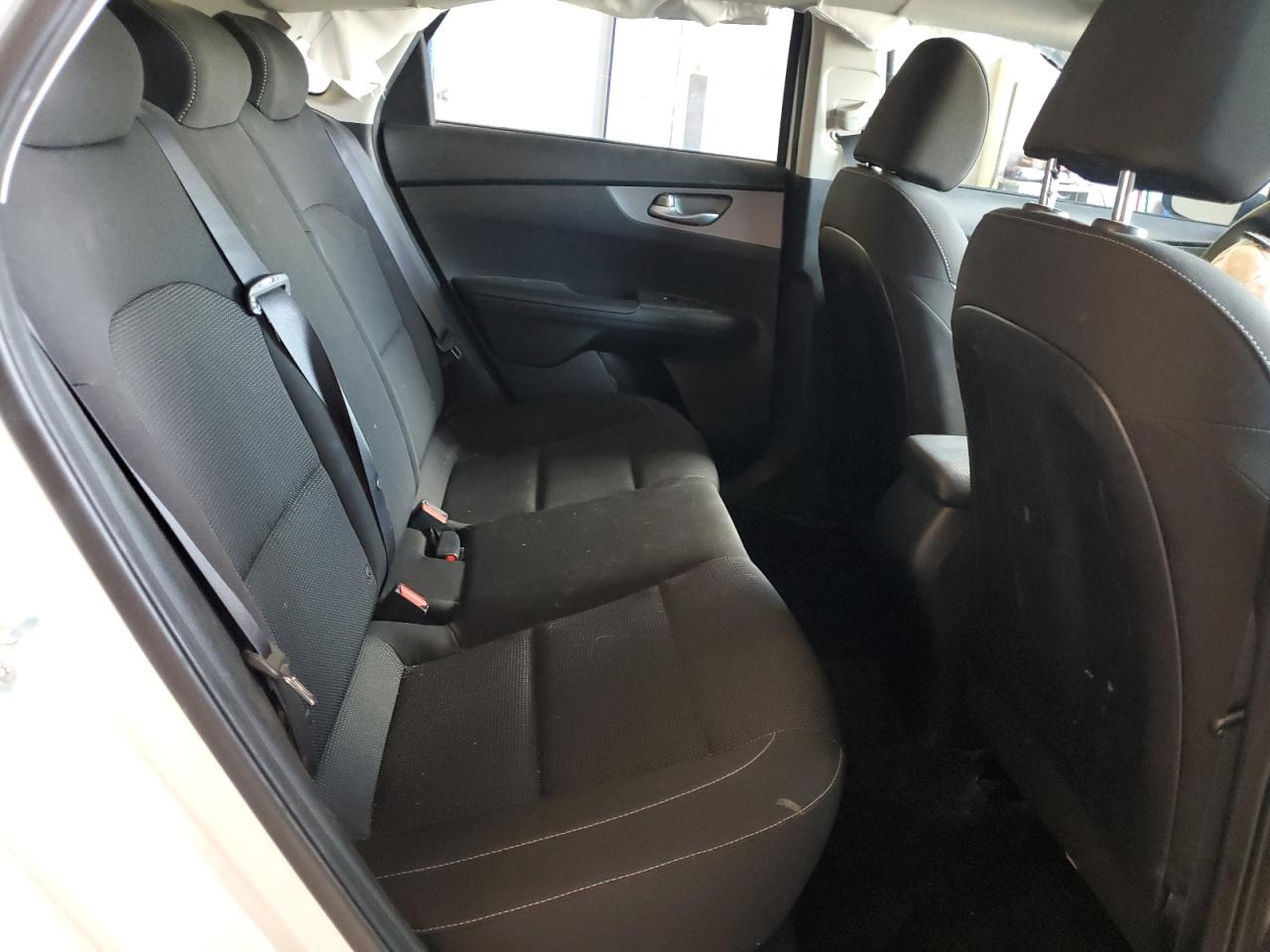 3KPF24AD2KE107865 2019 Kia Forte Fe