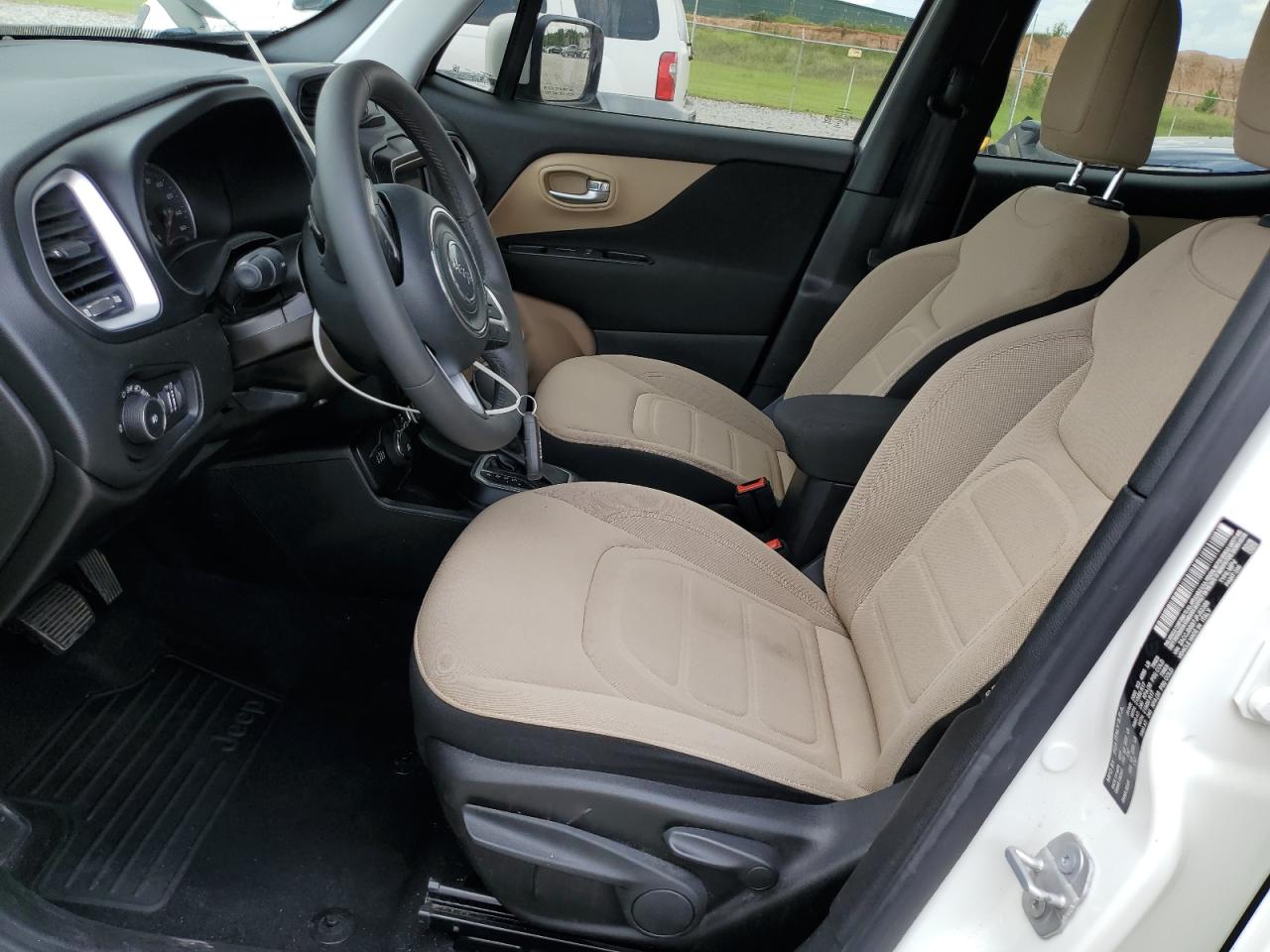 ZACCJBBB7JPJ52399 2018 Jeep Renegade Latitude