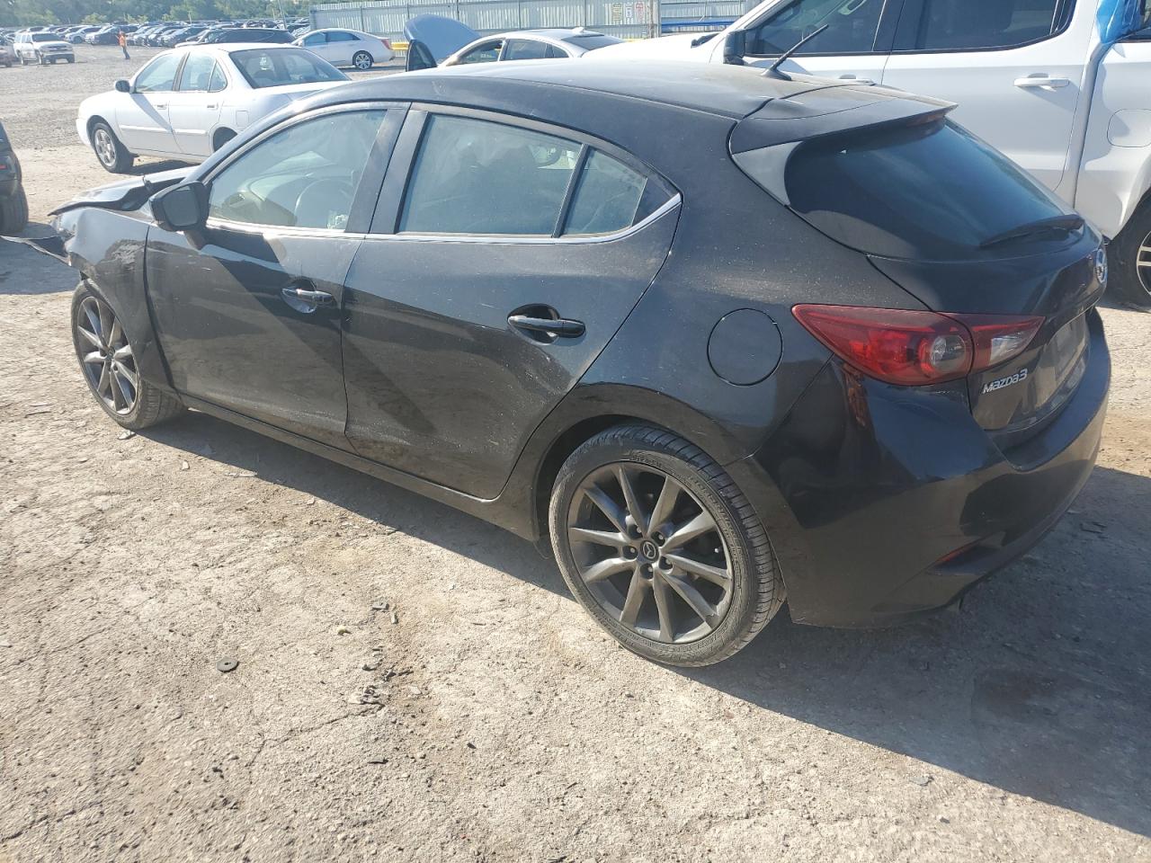 2018 Mazda 3 Touring vin: 3MZBN1L34JM181220