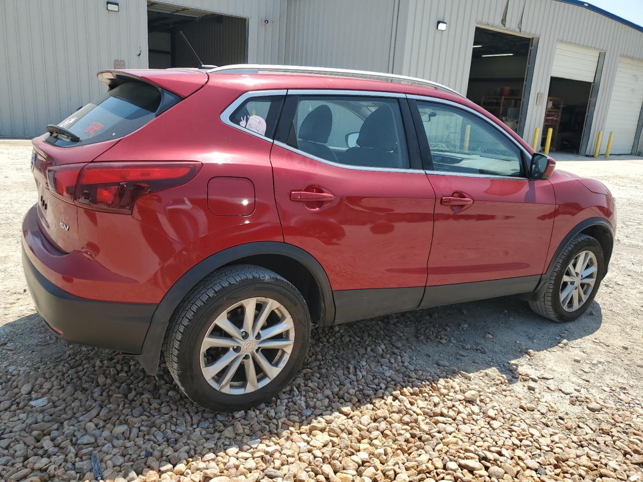 JN1BJ1CP8JW160097 NISSAN ROGUE 2018
