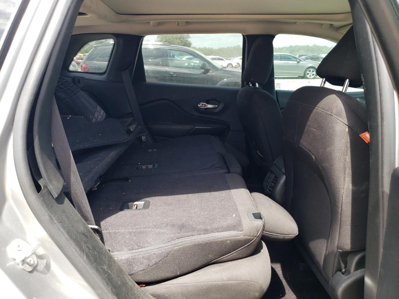 1C4PJMCB4HW509338 2017 Jeep Cherokee Latitude