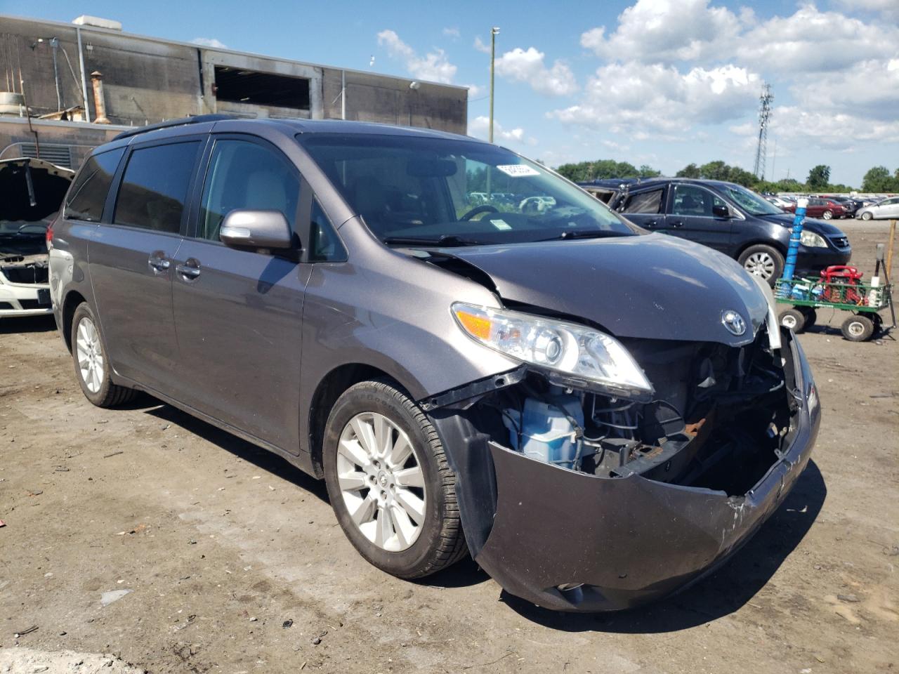 5TDDK3DC1ES093231 2014 Toyota Sienna Xle