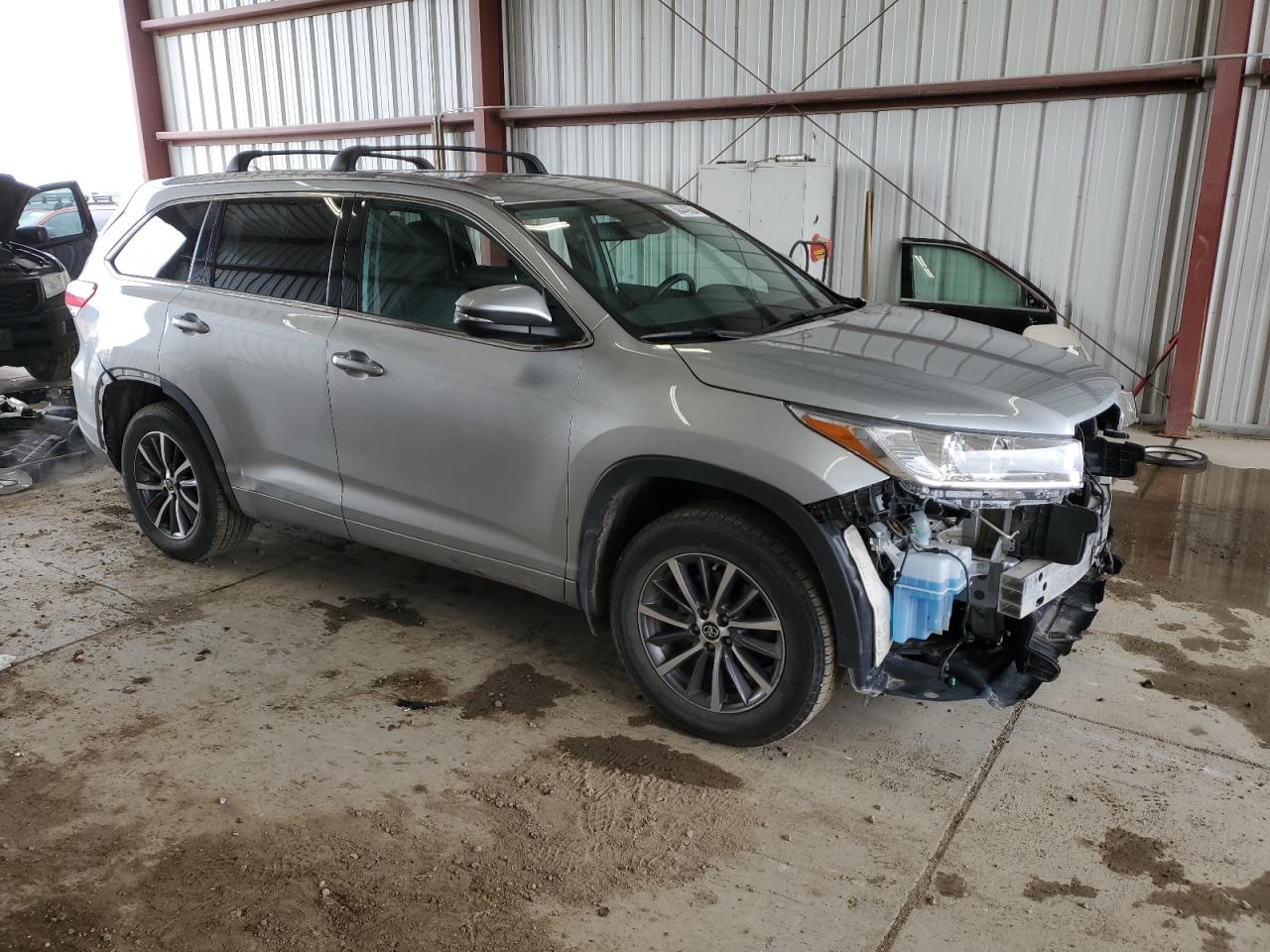 5TDJZRFH7JS560754 2018 Toyota Highlander Se